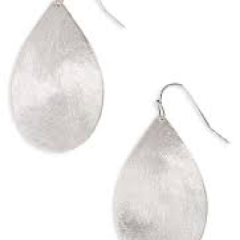 NWOT Nordstrom Large Brushed Teardrop Earrings, Silver